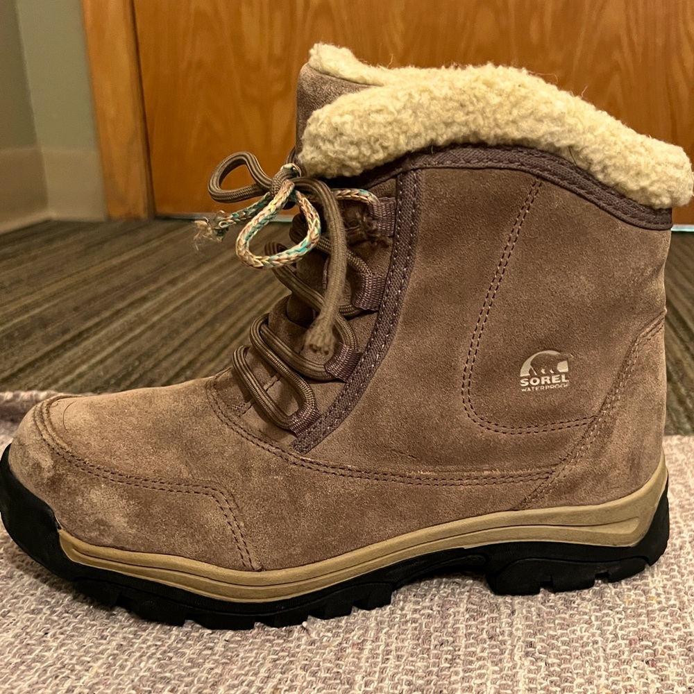 Almost brand new Sorel boots!